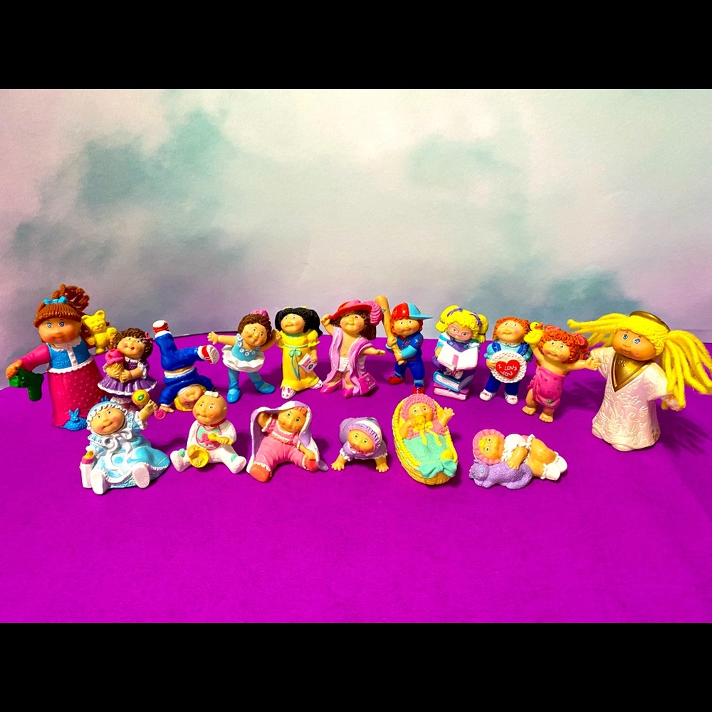 CABBAGE PATCH KIDS VINTAGE 80s COLLECTABLE BUNDLE OF 17 EXCELLENT CONDITION